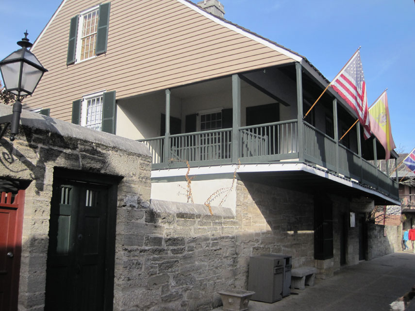 Arrivas House